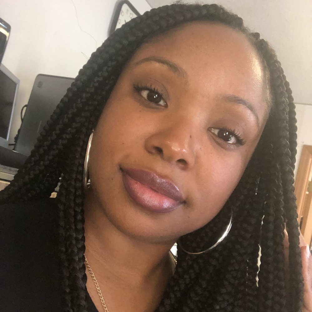 Meet your Posher, Quiana